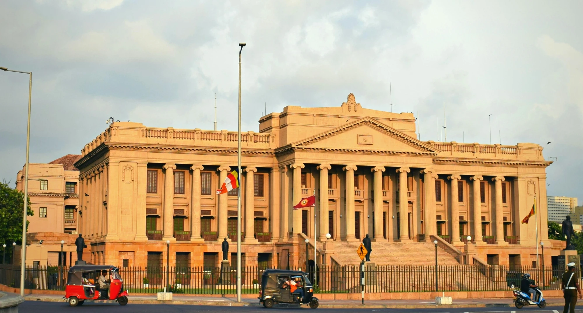old-parliament-building-colombo